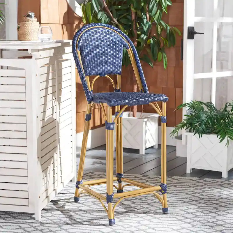 SAFAVIEH Outdoor Zaid 30-inch Stacking Bar Stool (Fully Assembled) - 19W x 22D x 47H