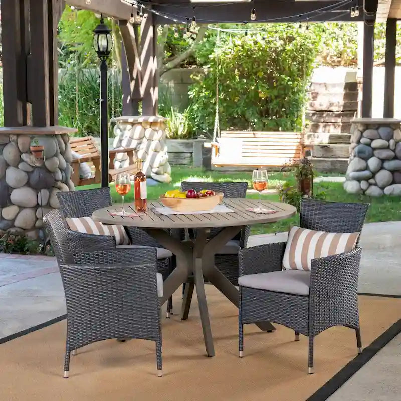 Cedros Wicker/Acacia Wood Outdoor Dining