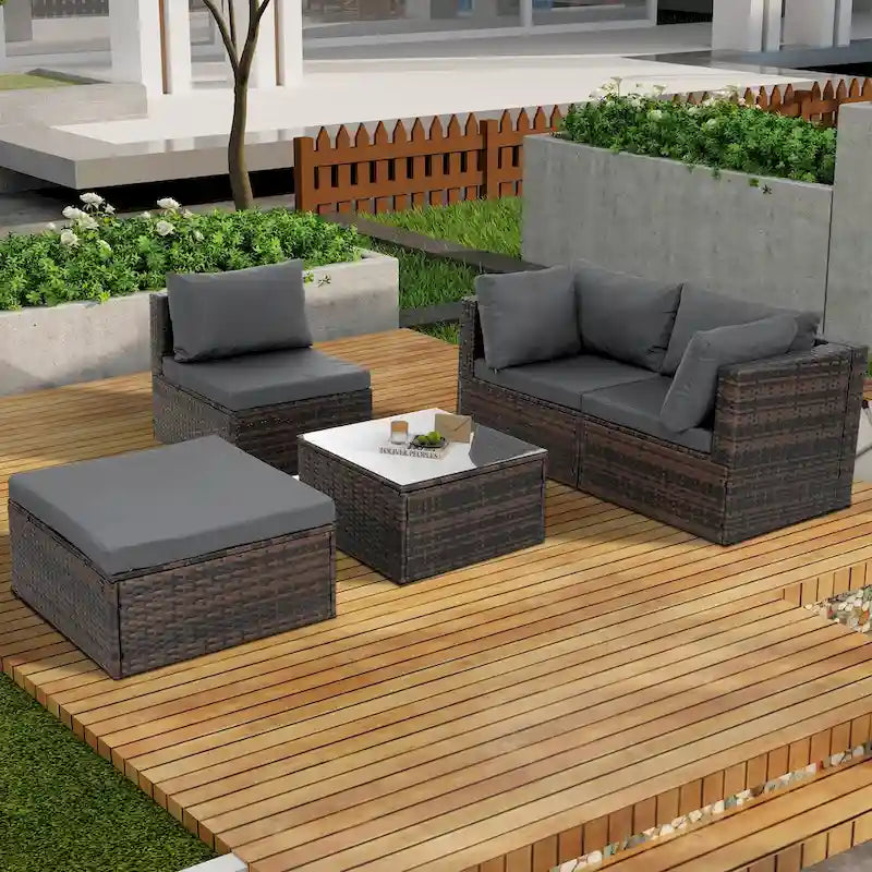 Seasonal PE Wicker Furniture with Tempered Glass Coffee Table